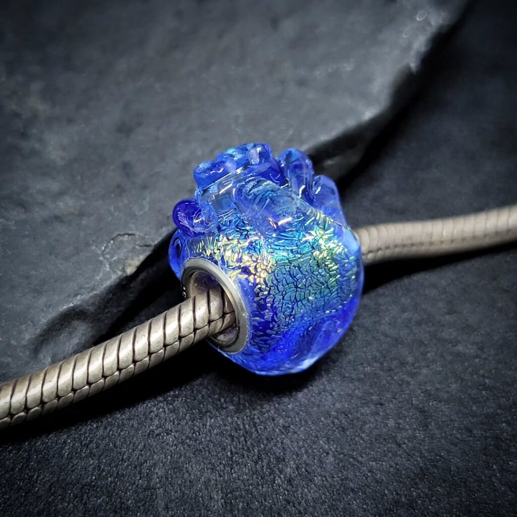 Cold Shining Heart Bead