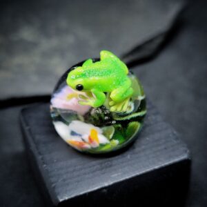 Aquatic frog marble